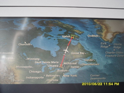 从渥太华飞往北极Iqaluit 需要近3小时，2010年6月22日