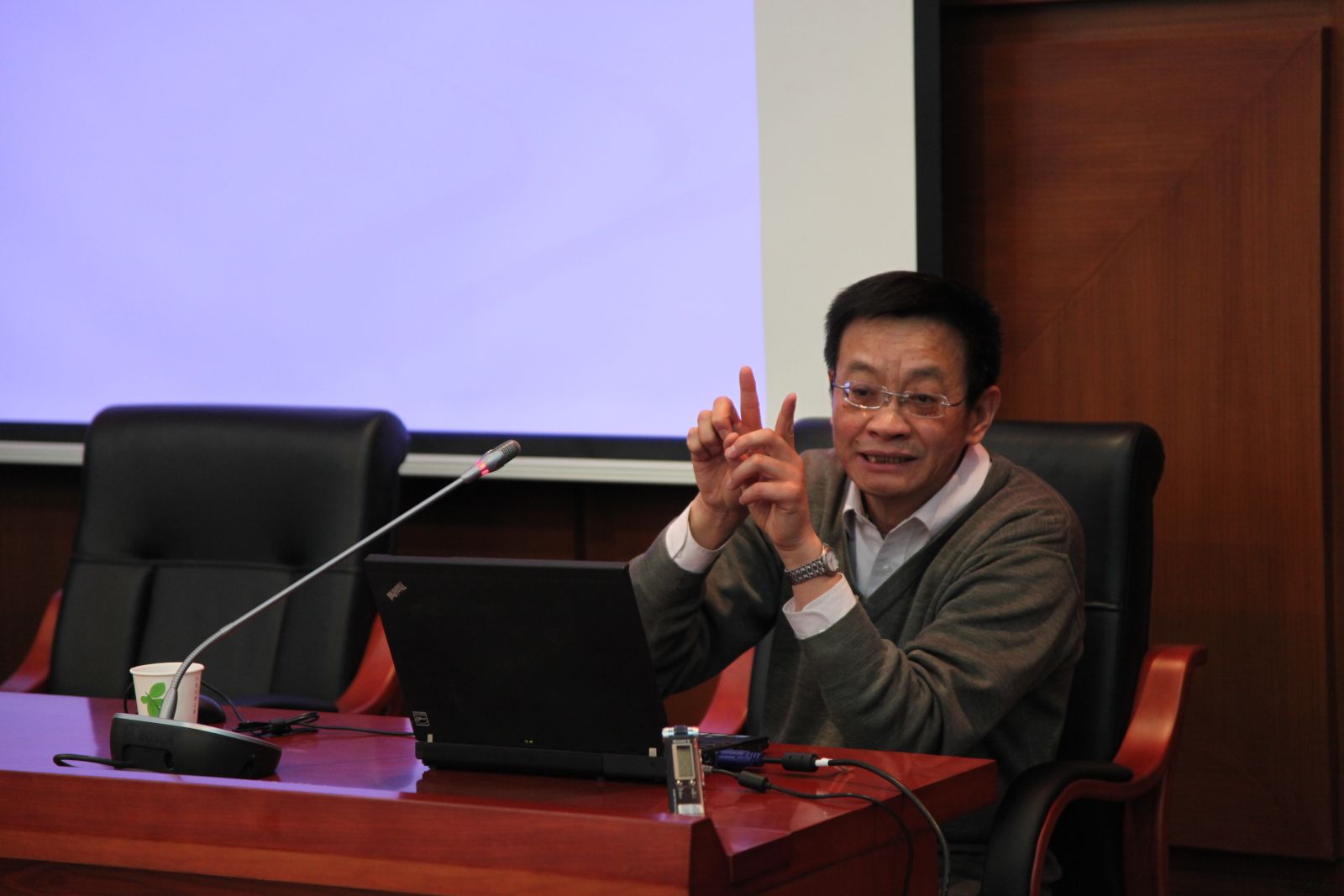 袁毓林教授讲座中马爽