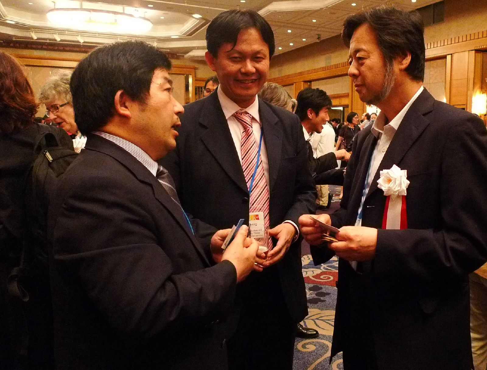 4,王延中所长、张继焦主任与日本文化人类学会新任会长关根康正交流