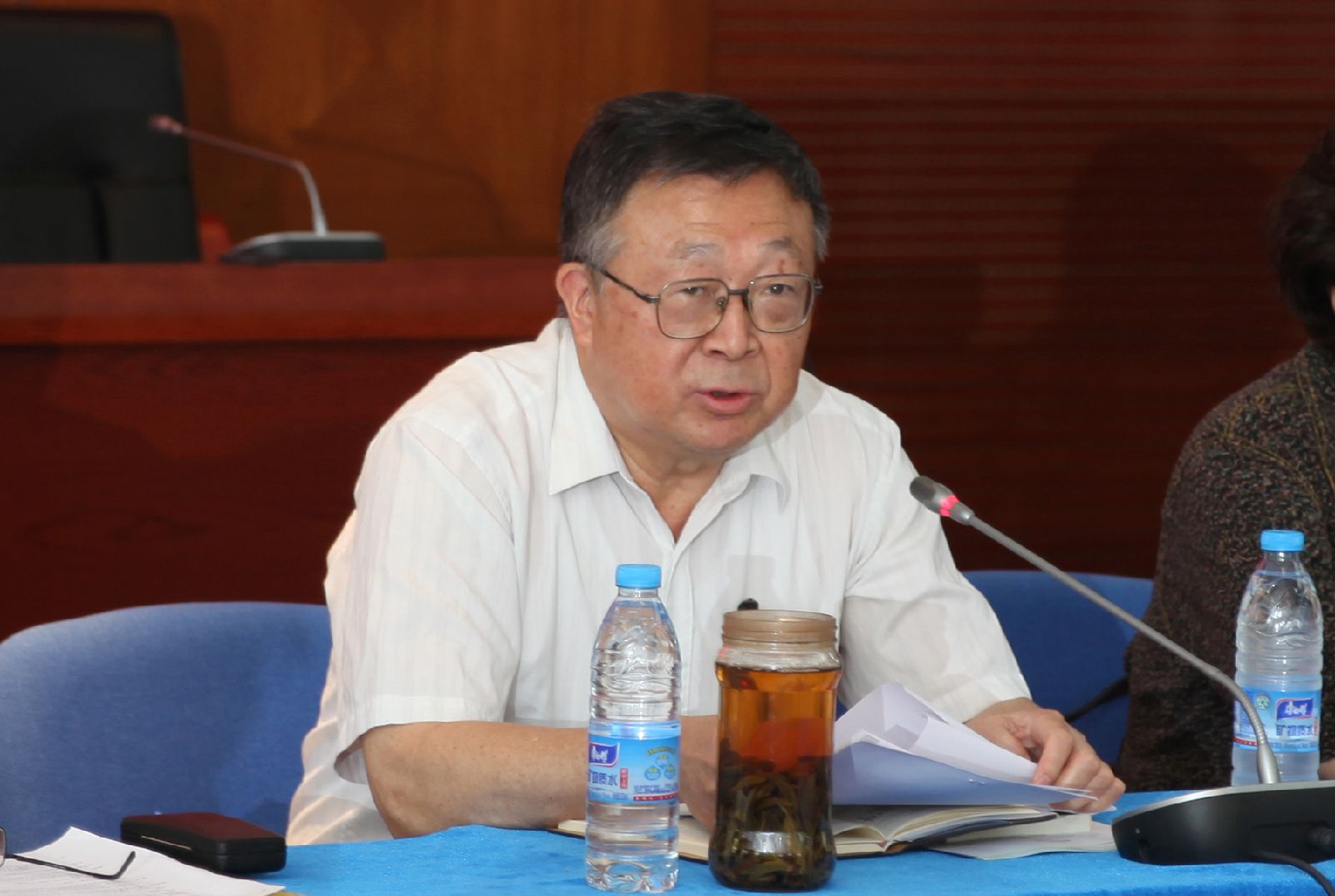 中国社会科学院民族学与人类学研究所党委书记、副所长张昌东致欢迎词 摄影: 陈英初