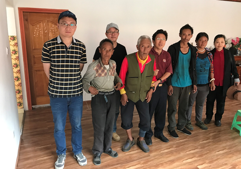 课题组访问下察隅镇易地扶贫搬迁户