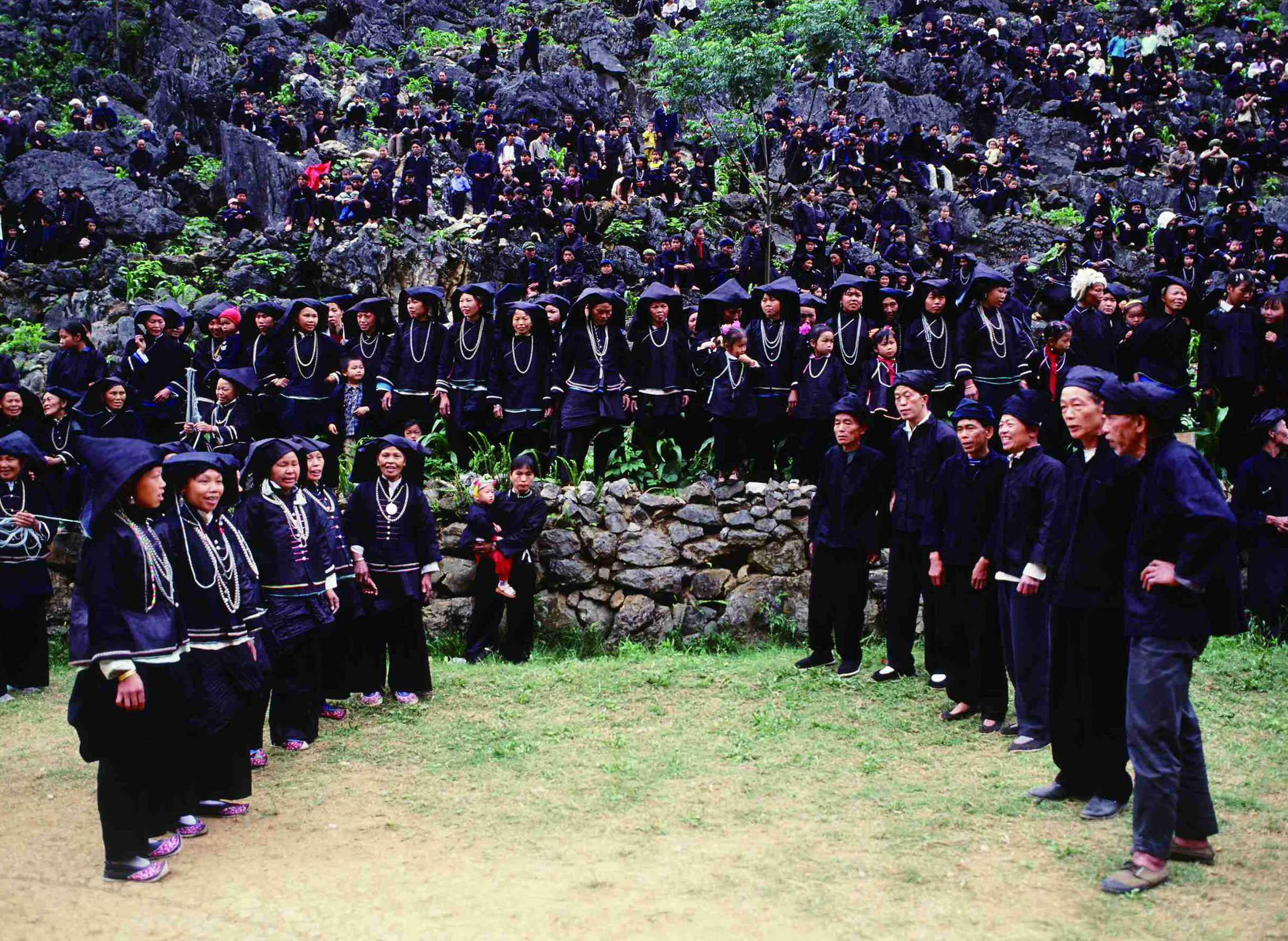 <em>对唱山歌</em>